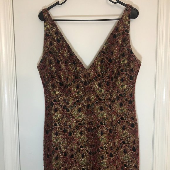 Carmen Marc Valvo Golden Leaf Gown w/Red Piping - Picture 3 of 9